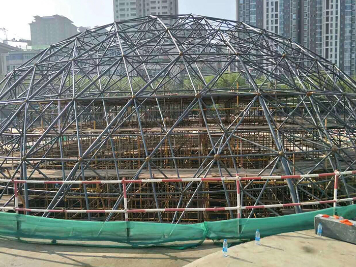 东丽球形网架钢结构施工